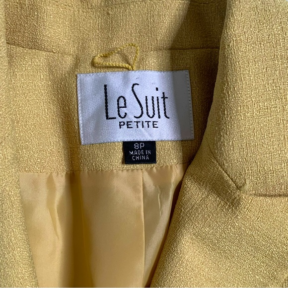 Yellow one-button two -piece LeSuit Pant Suit - Picture 9 of 9